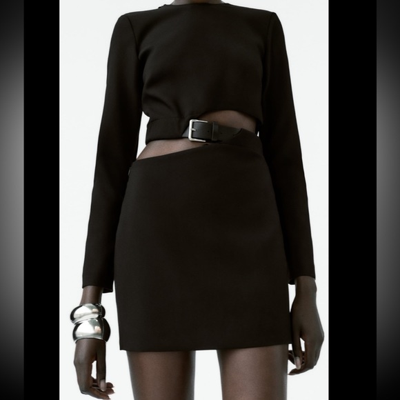 BELTED CUT OUT DRESS - Picture 3 of 10